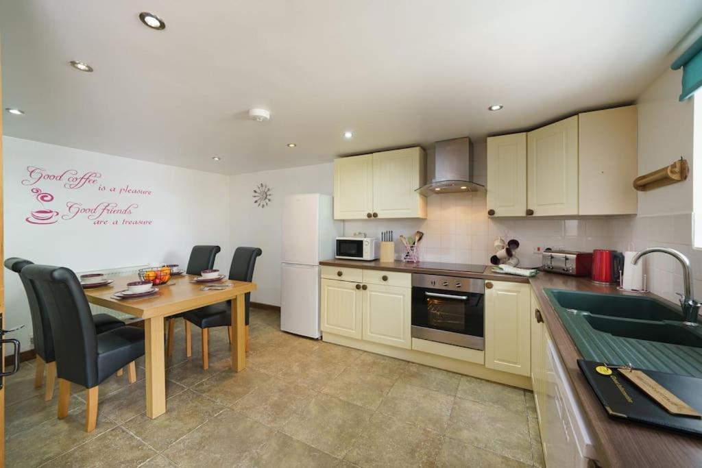 Millers Cottage Llandysul Exteriör bild